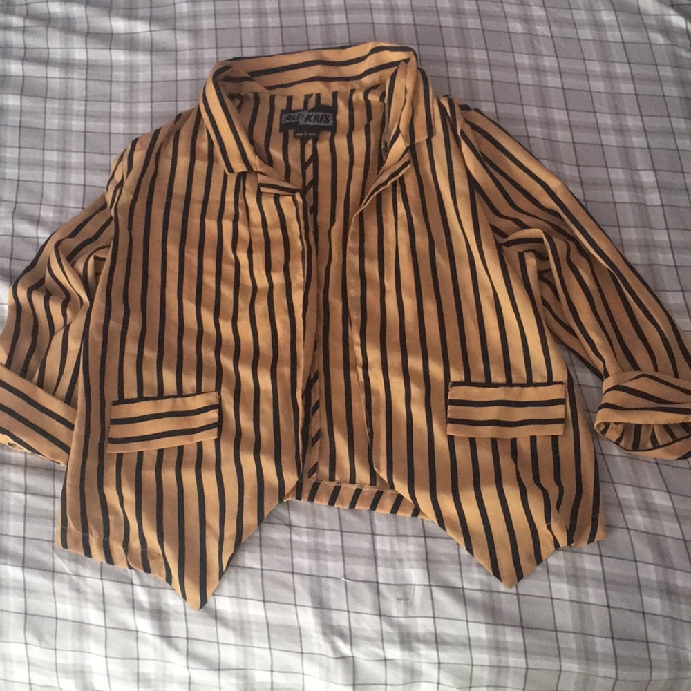 Super cute blazer top